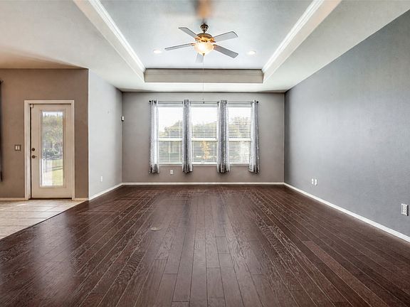 4th image of 2941 Oyster Bay Dr