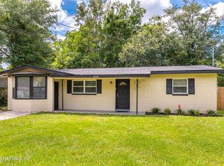 6738 Gaspar Cir E, Jacksonville, FL 32219