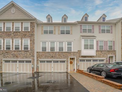 28130 Hickory Ln, Langhorne, PA, 19047