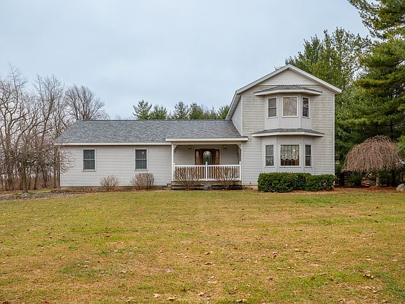 3rd image of 28459 Kelly Rd