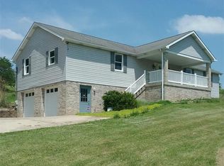 515 Sugar Camp Ln, Scenery Hill, PA 15360