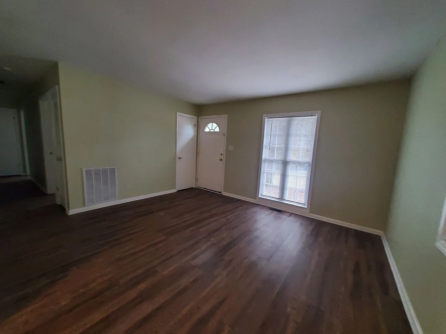 202 Bertram Place ~ Loch Lomond — Photo 2