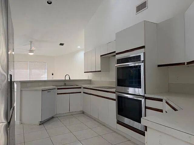 4853 NW 66th Ave — Photo 5