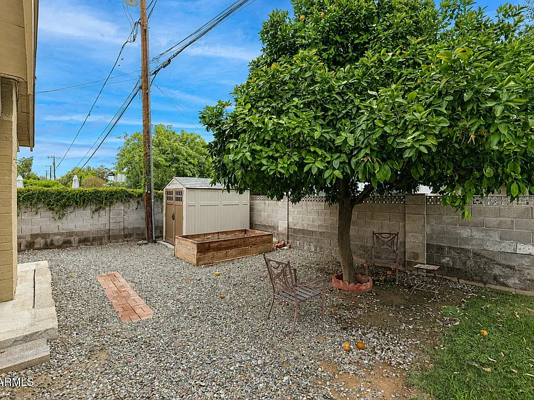 1005 E Cavalier Dr — Photo 33