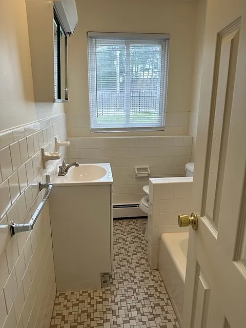 699 Church Ave — Photo 4