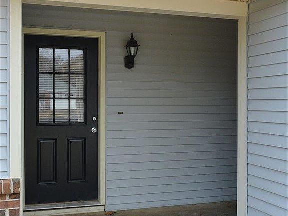 2nd image of 1041 Sharpsburg Dr SE
