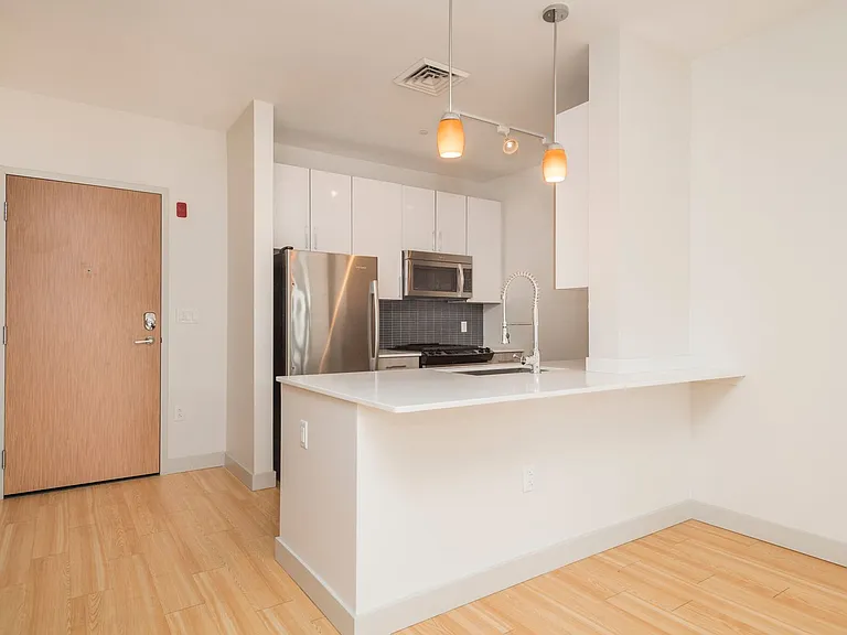 11 Wadsworth St #3U — Photo 1