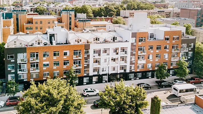 Rented by Tapiro Realty | media 53