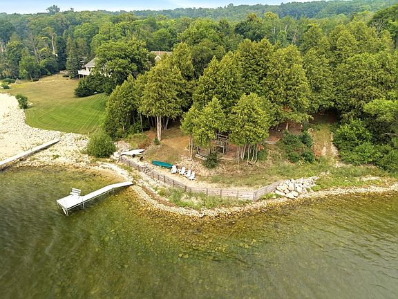 5th image of 4529 Laurie Ln