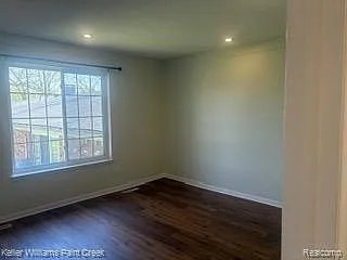 433 Fox Hills Dr S #5 — Photo 8