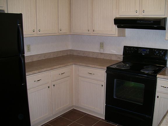 3rd image of 2537 Hitchcock Dr