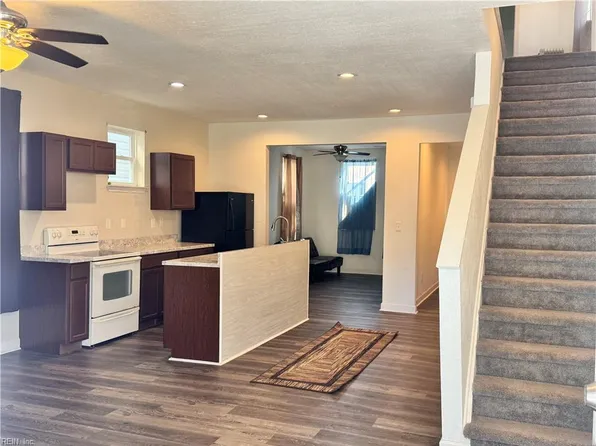 883 B Ave, Norfolk, VA 23504