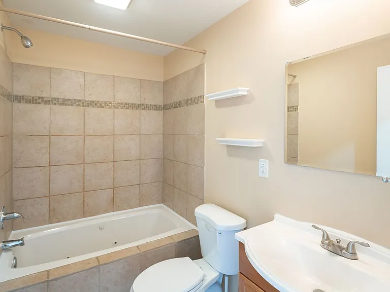 1422 Christian St #3R — Photo 5