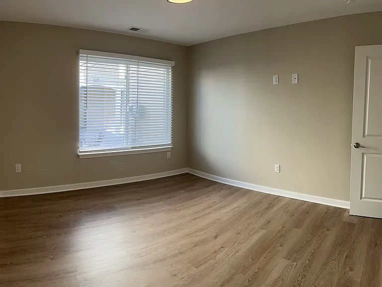 1207 Roberts Way — Photo 11