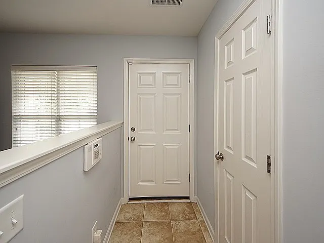 572 Truman Dr — Photo 16