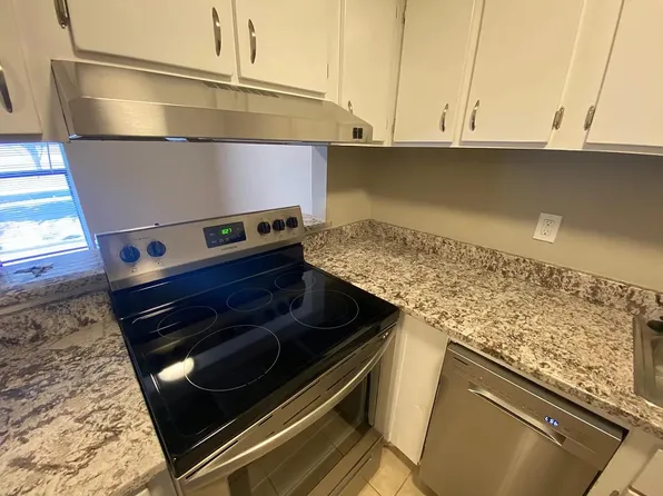 643 Villa Rd APT D, Springfield, OH 45503