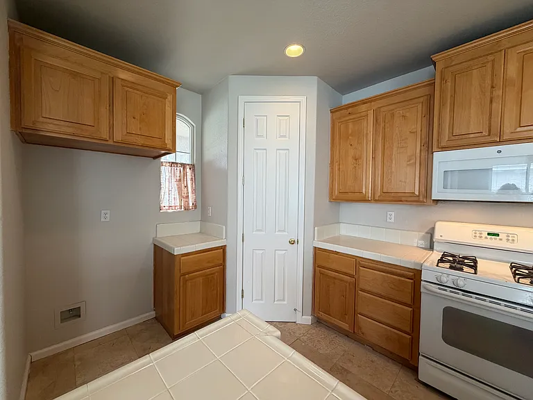 10141 Van Brocklin Way — Photo 7