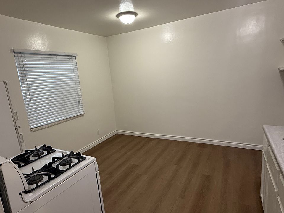 1st image of 104 N Alameda Ave #1