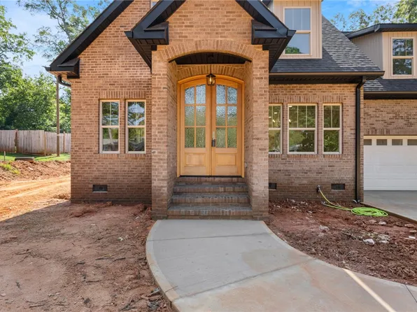 135 Woodley Rd, Spartanburg, SC 29301