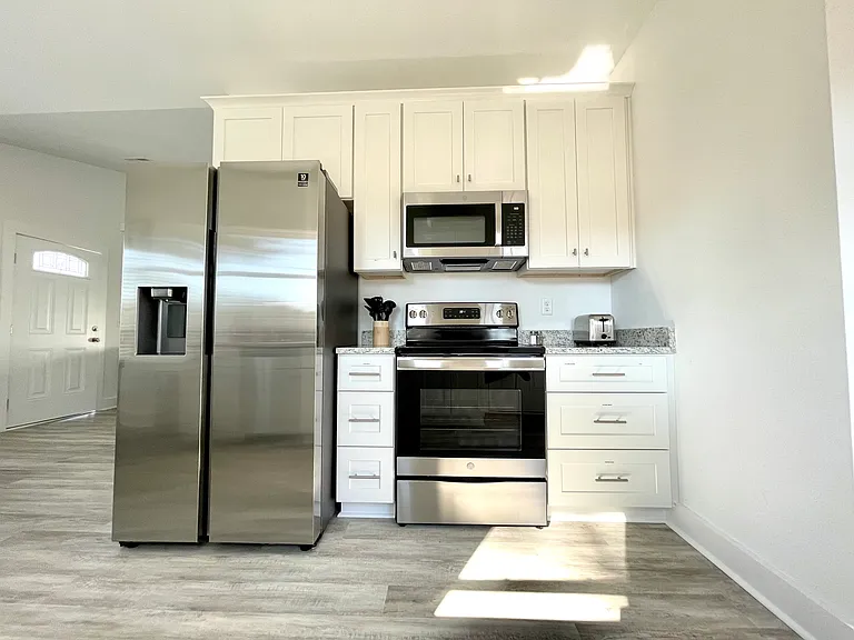 350 Dwight St — Photo 6