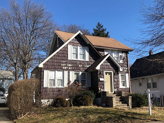 4th image of 95 Sherwood Ave