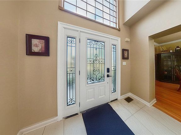 3rd image of 33 Mason Dr