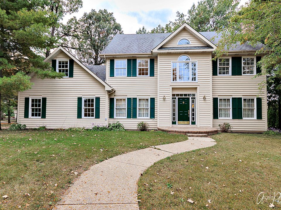 1st image of 1124 Portsmouth Cir
