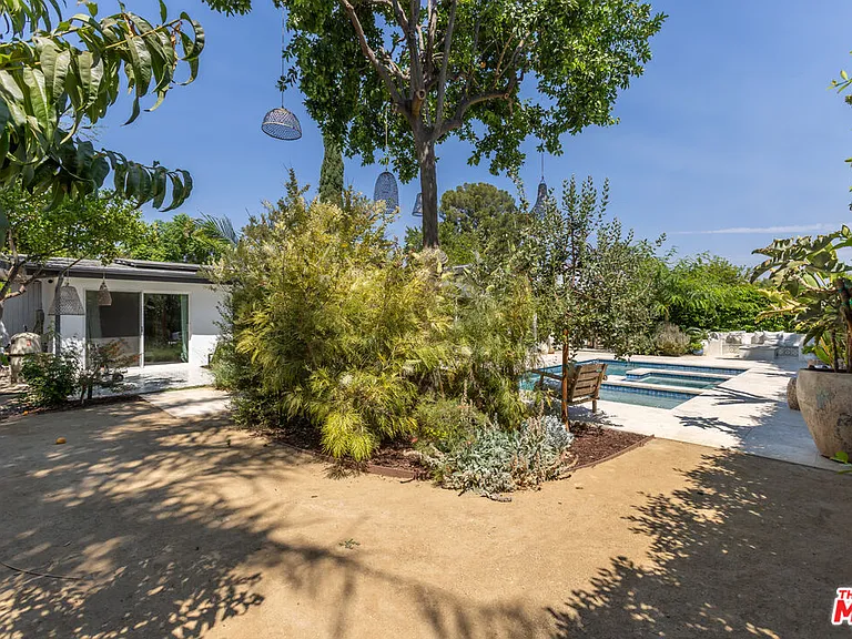 7442 Capps Ave — Photo 56