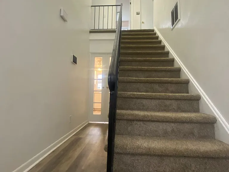 8225 Tabor Ct — Photo 12