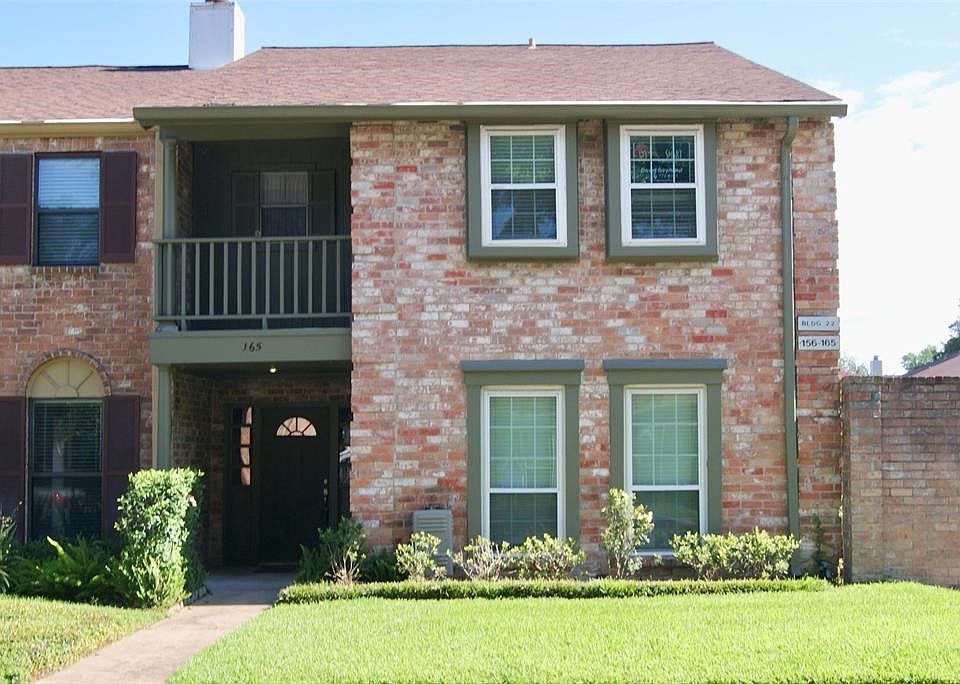 Welcome Home to 5801 Lumberdale #165!
