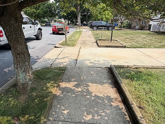 2nd image of 2516 Berkley Rd