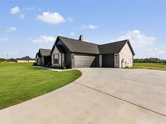 2nd image of 2433 Coronado Estates Dr