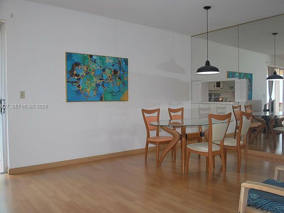 5th image of 18707 NE 14th Ave APT 733