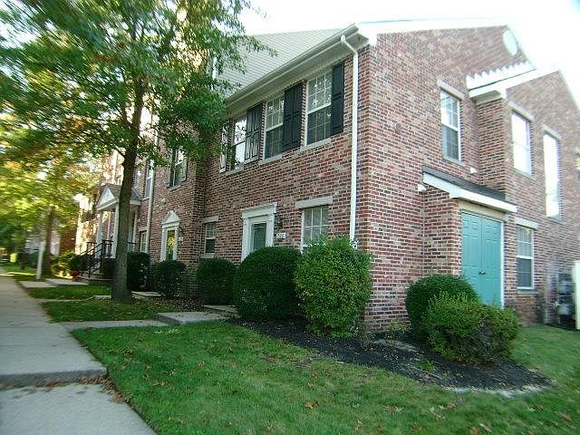 1st image of 1526 Washington Ct #1526