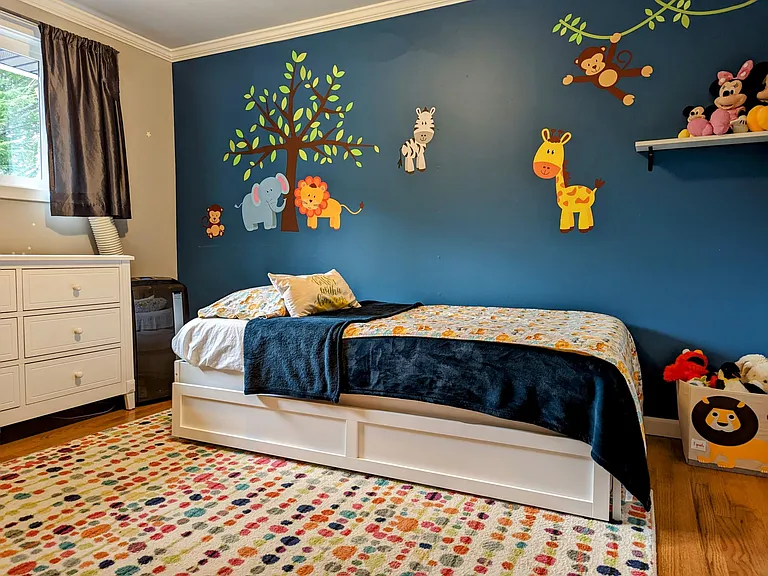 3rd bedroom (main floor)