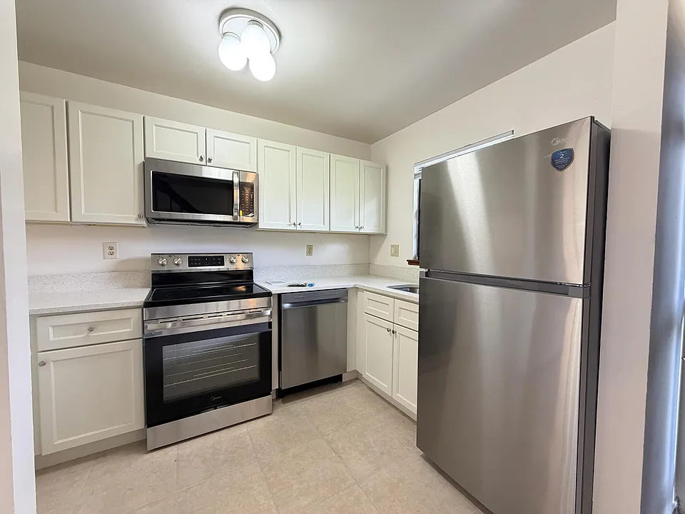 1226 N Haverhill Rd #3