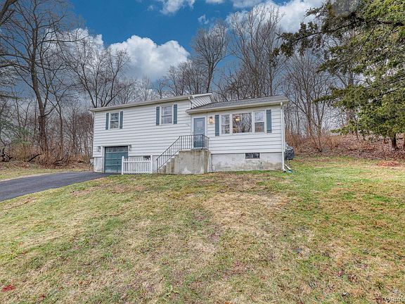 2nd image of 152 Sunrise Hill Road