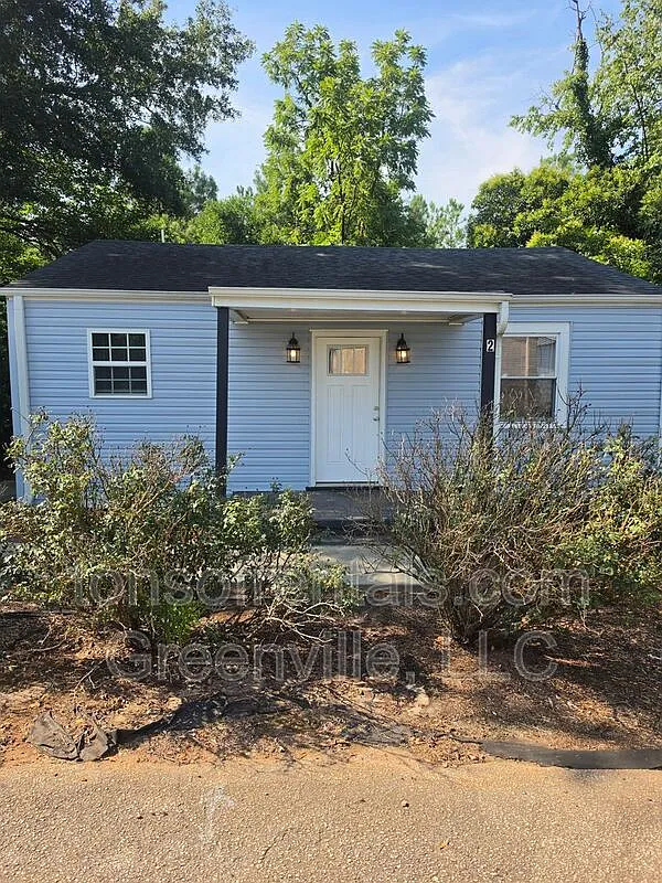 2 bed, 1.0 bath, $1,100 — Photo 1