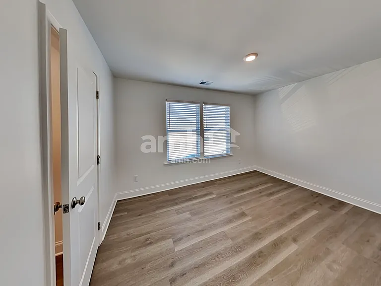 1039 Highland Walk — Photo 33