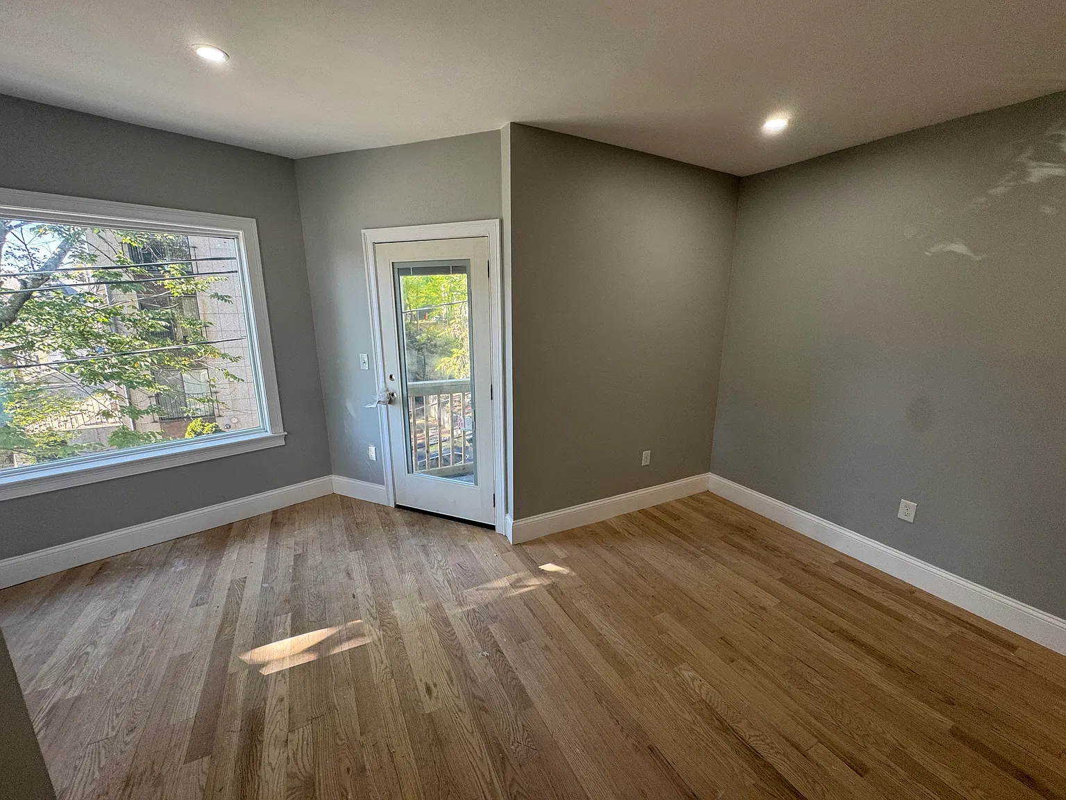 4 bed, $4,200 — Photo 2