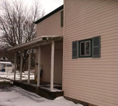 4th image of 215 Smiley Ave