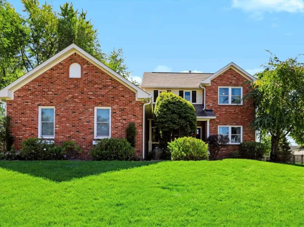 225 Deer Trace Ct, Pittsboro, IN 46167
