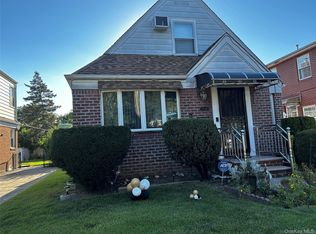 7734 Little Neck Parkway, Glen Oaks, NY