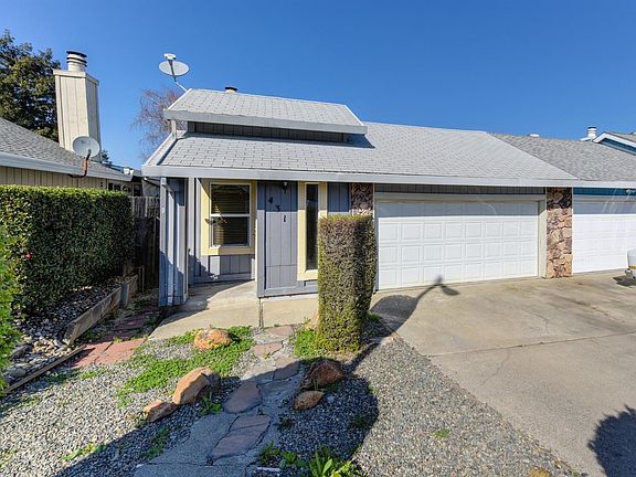 3rd image of 431 Cameron Way
