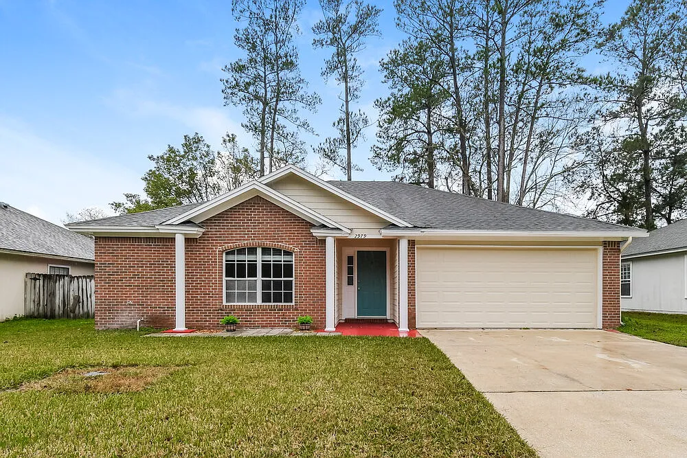 3 bed, 2.0 bath, 1519 sqft, $2,090 — Photo 1