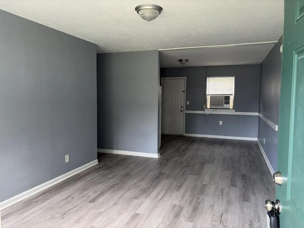 410 Beta St, apt c — Photo 2