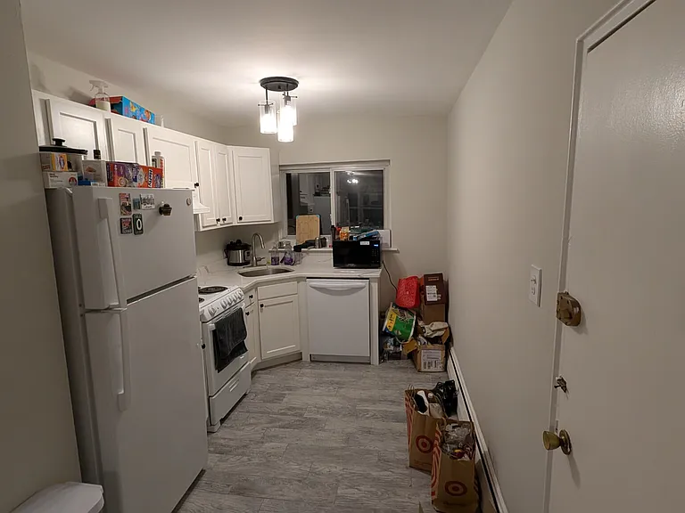 61 Selkirk Rd #5 — Photo 1