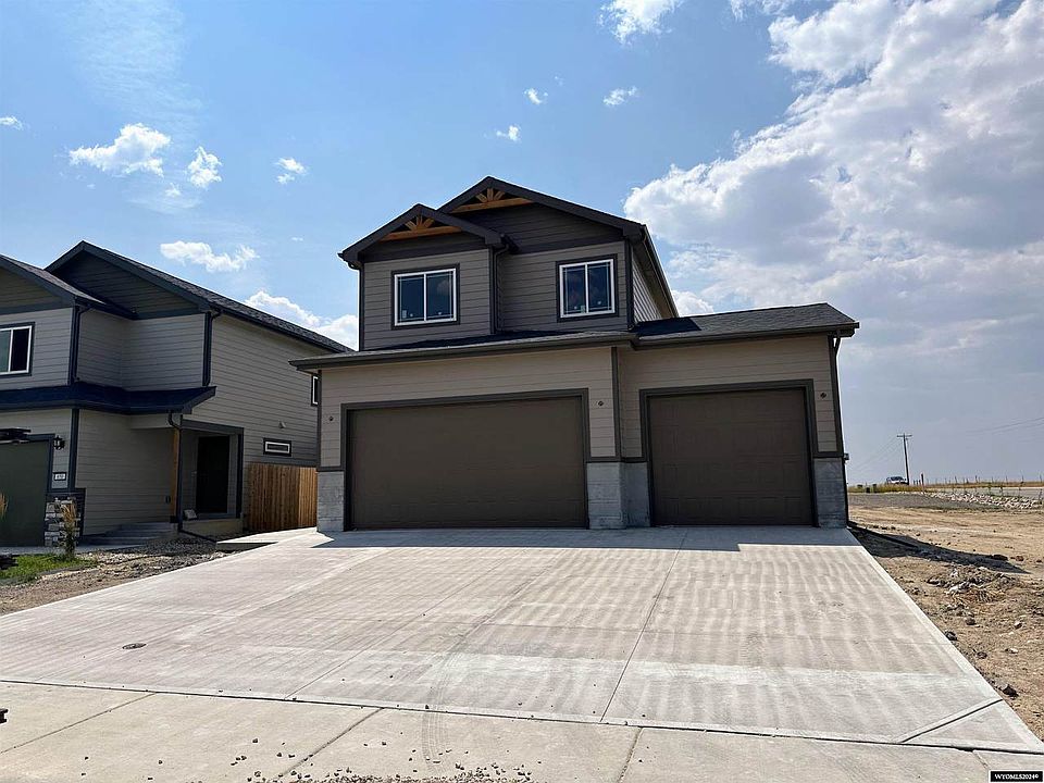 2nd image of 640 Hilltop Pl