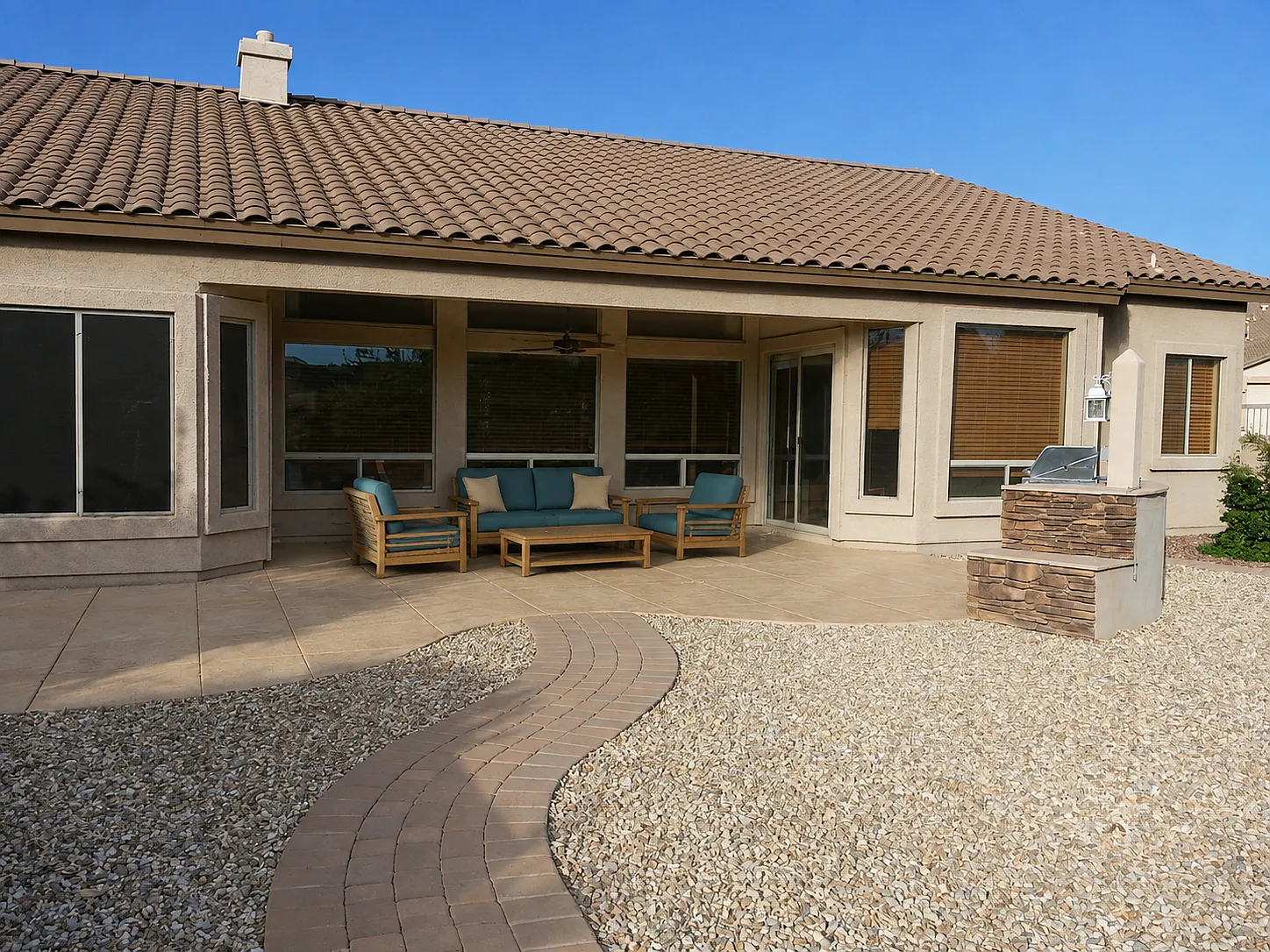 4 bed, 2.5 bath, 2866 sqft, $3,000 — Photo 4