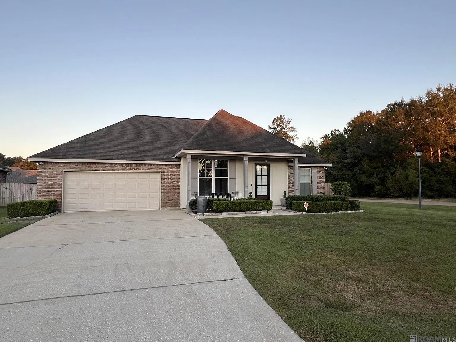 3 bed, 1450 sqft, $1,900 — Photo 2